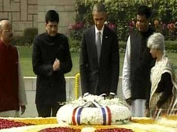 Obama lays wreath at Gandhi&#039;s memorial - Sakshi Post