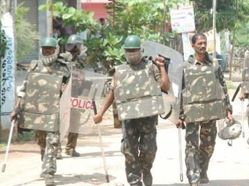 Police resort to lathi-charge in Tirupati - Sakshi Post