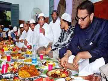 Owaisi attends iftar in Meerut, to visit Agra - Sakshi Post