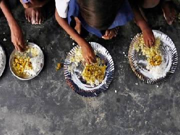 Food poisoning at two schools in Nalgonda district - Sakshi Post