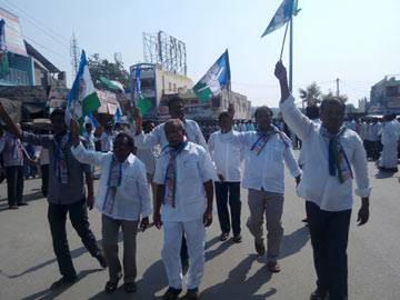 Dharnas across the state as cops foil YS Jagan&#039;s fast - Sakshi Post