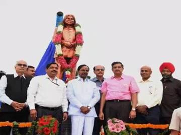 KCR unveils Kalam&#039;s statue at DRDO Complex - Sakshi Post