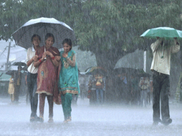 Trough causes heavy rains in Visakhapatnam, nearby areas - Sakshi Post