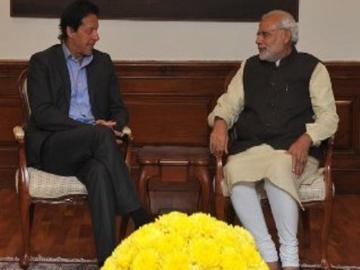 Imran Khan meets PM - Sakshi Post