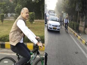 Deputy CM paddles his way to office - Sakshi Post