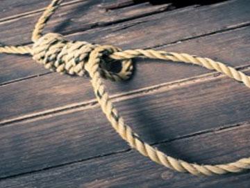 Woman Hangs Children, Commits Suicide - Sakshi Post