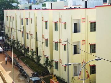 People queue up at MeeSeva centres for 2-BHK scheme - Sakshi Post