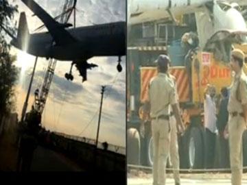Plane Falls Off Crane while being Transported by road in Hyderabad - Sakshi Post