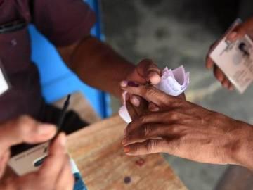 Polling begins for 31 Bengal constituencies - Sakshi Post