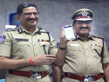 &#039;Hydcop&#039; App to help police in crime control - Sakshi Post