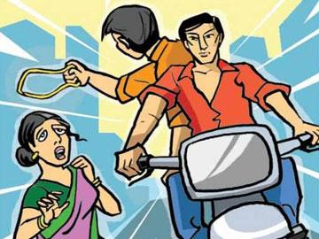Chain snatchers&#039; low tech getaway from the hi-Tech police - Sakshi Post