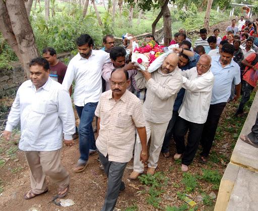Ramya being taken to the burial ground&amp;amp;nbsp; - Sakshi Post