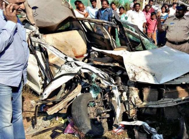 BJP activist killed, 2 injured in accident - Sakshi Post