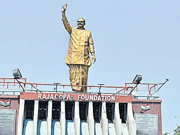 YSR statue in the heart of Vijayawada city which was removed by TDP government on Friday night. - Sakshi Post