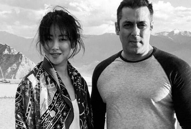Chinese actress Zhu Zhu with Salman Khan - Sakshi Post