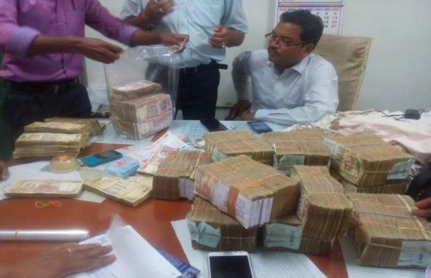 Police found cash bundles in the luggage that belonged the died passenger. The cash is worth Rs 1 crore, said the police, who identified the dead person as belonging to Chhattisgarh. - Sakshi Post