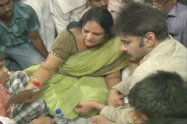 Pawan consoling the family of 24-year-old fan Vinod Kumar who was murdered two days back Pawan consoling the family of 24-year-old fan Vinod Kumar who was murdered two days back - Sakshi Post
