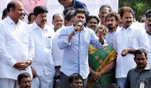 YS Jagan addressing a massive rally in Buddhalavaripalem - Sakshi Post