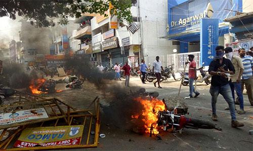 Furious that they had been ousted from the beach, the pro-Jallikattu protesters set fire to the vehicles parked at the Ice House police station and attacked police personnel with bricks and stones - Sakshi Post