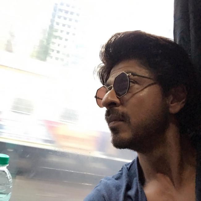 The Bollywood superstar had boarded the train from Mumbai Central for Delhi as part of his promotional campaign ‘Raees by Rail’ - Sakshi Post