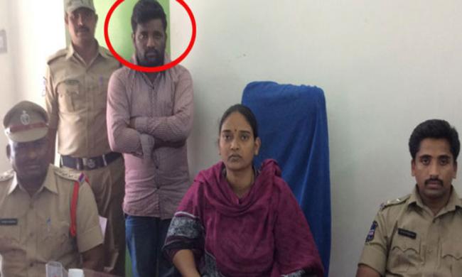 Jaipur Assistant Commissioner of Police Kavitha producing the offender before the media at Srirampur police station in Mancherial on Thursday - Sakshi Post