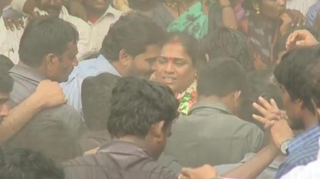 YSR Congress chief and Leader of the Opposition in AP Assembly YS Jagan Mohan Reddy on Monday paid rich tributes to Cherukulapadu Narayana Reddy at Pattikonda, who was killed by alleged TDP backers. - Sakshi Post