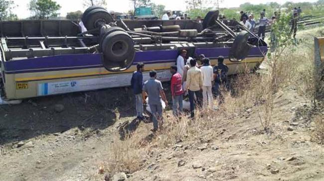 Two of the passengers, who died on the spot, were women. The bodies were sent for an autopsy to Ashti rural hospital. (Representational image) - Sakshi Post