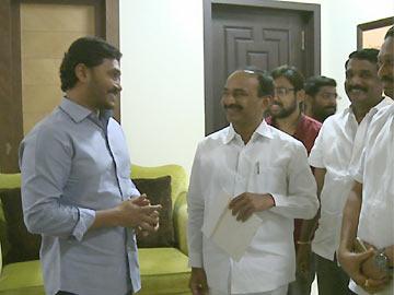 Telangana Finance Minister Etela Rajender calls on YSRCP chief and Leader of the Oppisition YS Jagan Mohan Reddy at Lotus Pond in Hyderabad on Tuesday. - Sakshi Post