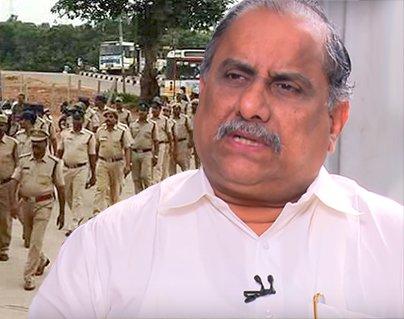 Kapu patriarch and former minister Mudragada Padmanabam has finally managed to carry out padayatra — ‘Chalo Amaravati’ demanding BC status for Kapu community on Sunday afternoon from his hometown of Kirlampudi.&amp;amp;nbsp; - Sakshi Post