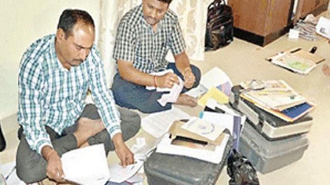 The Anti-Corruption Bureau raided the house of CID DSP Harinath Reddy on the complaints of accumulating disproportionate assets (Representational image) - Sakshi Post