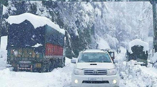 North Kashmir received fresh snowfall of two inches last night while the day temperature in Jammu - Sakshi Post