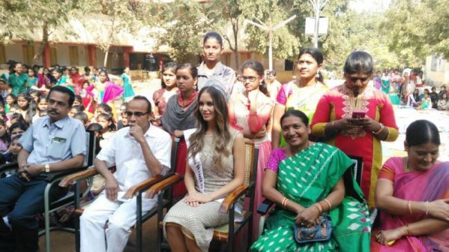 Australia Miss World 2017 Esma Voloder with the students and staff&amp;amp;nbsp; members of Choutuppal Government Gurukul School for girls&amp;amp;nbsp; - Sakshi Post