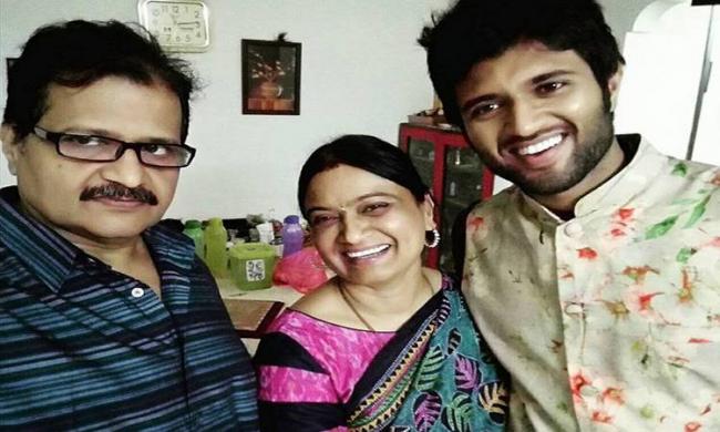 Vijay Deverakonda with his parents Vijay Deverakonda with his parents - Sakshi Post