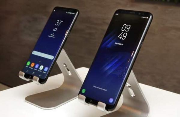 South Korean tech major Samsung today unveiled Galaxy S9 and S9+,  its latest flagship model in the smartphone segment,  a day before the Mobile World Congress 2018 here.&amp;amp;nbsp; - Sakshi Post