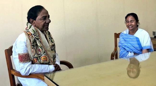 KCR, Mamata Explore Ways To Form Federal Front - Sakshi Post
