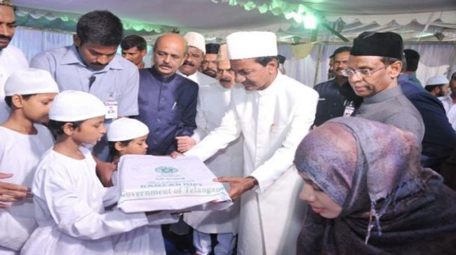 CM K Chandrashekar Rao distributing Ramzan gifts during last year festival - Sakshi Post