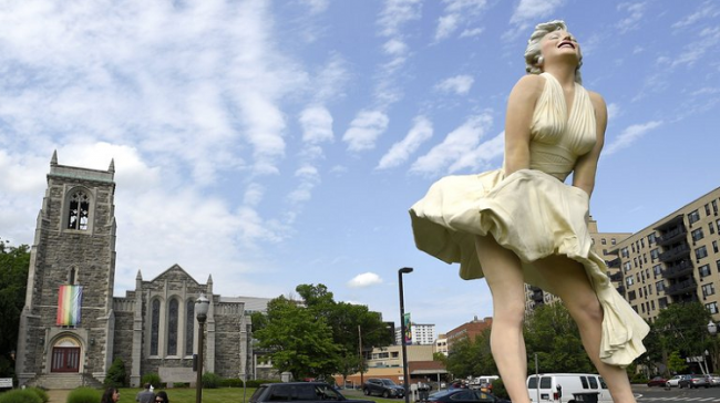 Seward Johnson’s “Forever Marilyn” sculpture in Latham Park in Stamford Seward Johnson’s “Forever Marilyn” sculpture in Latham Park in Stamford - Sakshi Post