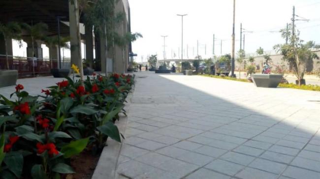 Sidewalk developed by Hyderabad Metro - Sakshi Post