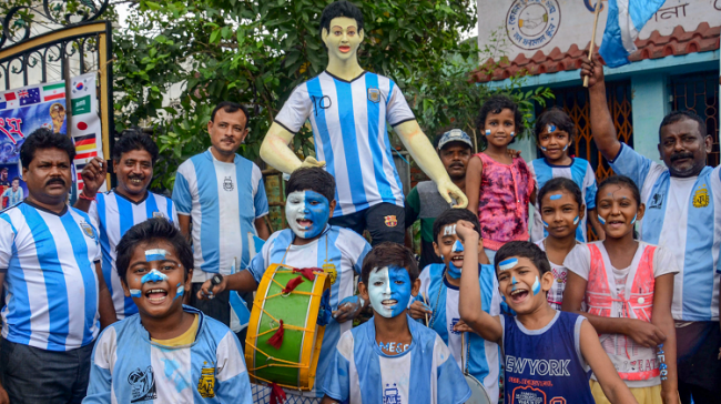 Fans of Argentina football team celebrate and cheer for their favourite team  ahead of their match against Croatia - Sakshi Post