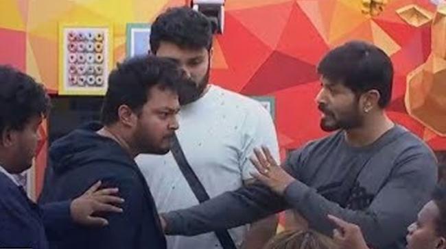 Tanish and Kaushik too picked up a quarrel after the latter pulled up Tejaswi for eating on the sofa - Sakshi Post