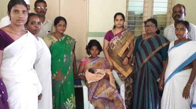 Hospital Staff with Anitha and newborn&amp;amp;nbsp; - Sakshi Post