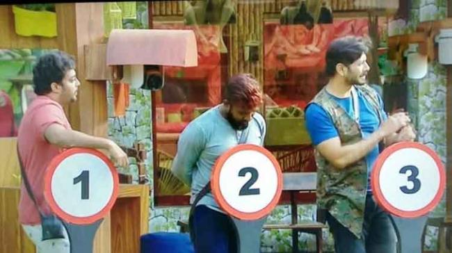 Tanish occupied the first number and Roll Rida stood at second. Kaushal and Deepti argued with each other for standing at number 3 - Sakshi Post