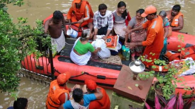 As the operations to rescue those stranded in rain-ravaged areas in Kerala near completion, a political war erupted today with Congress - Sakshi Post