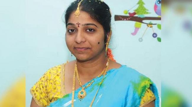 Kamisetty Arunadevi who committed suicide in Amalapuram - Sakshi Post