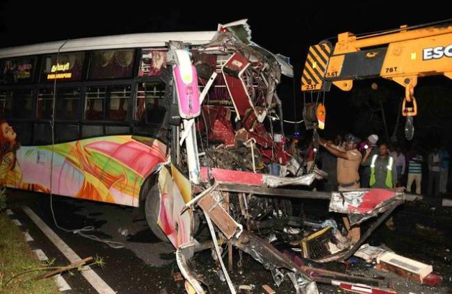 Two buses collided in Salem - Sakshi Post