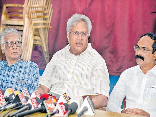 Former MP Undavalli Arun Kumar Former MP Undavalli Arun Kumar - Sakshi Post