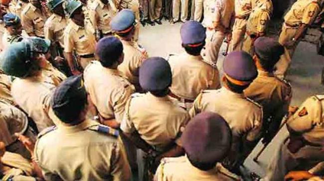 400 police officers in Bihar - Sakshi Post