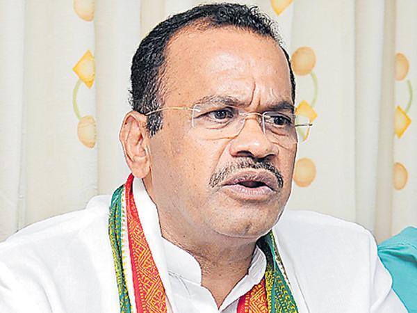 Congress Manifesto Committee co-chairman Komatireddy Venkat Reddy Congress Manifesto Committee co-chairman Komatireddy Venkat Reddy - Sakshi Post