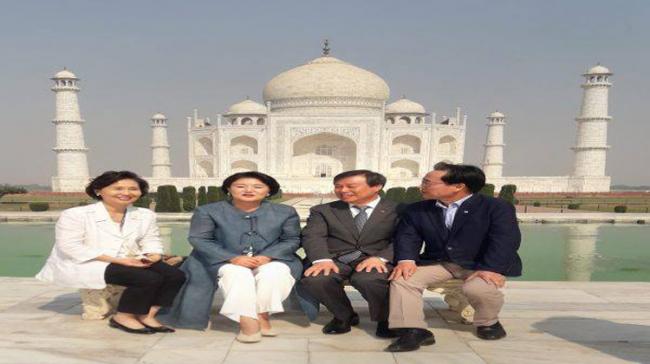 South Korean First Lady Visits Taj Mahal - Sakshi Post