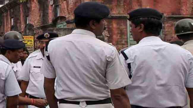 Kolkata Police said the men threatened the woman of circulating the video. (Representational) Kolkata Police said the men threatened the woman of circulating the video. (Representational) - Sakshi Post